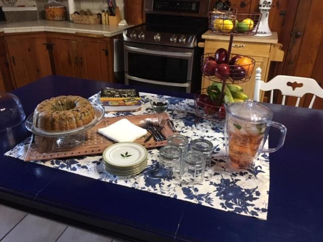 Live Oak Bed & Breakfast *