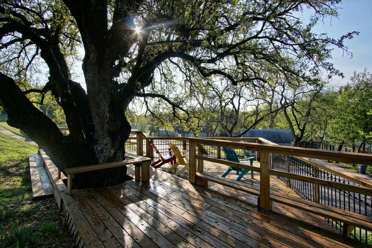 Live Oak Bed & Breakfast *